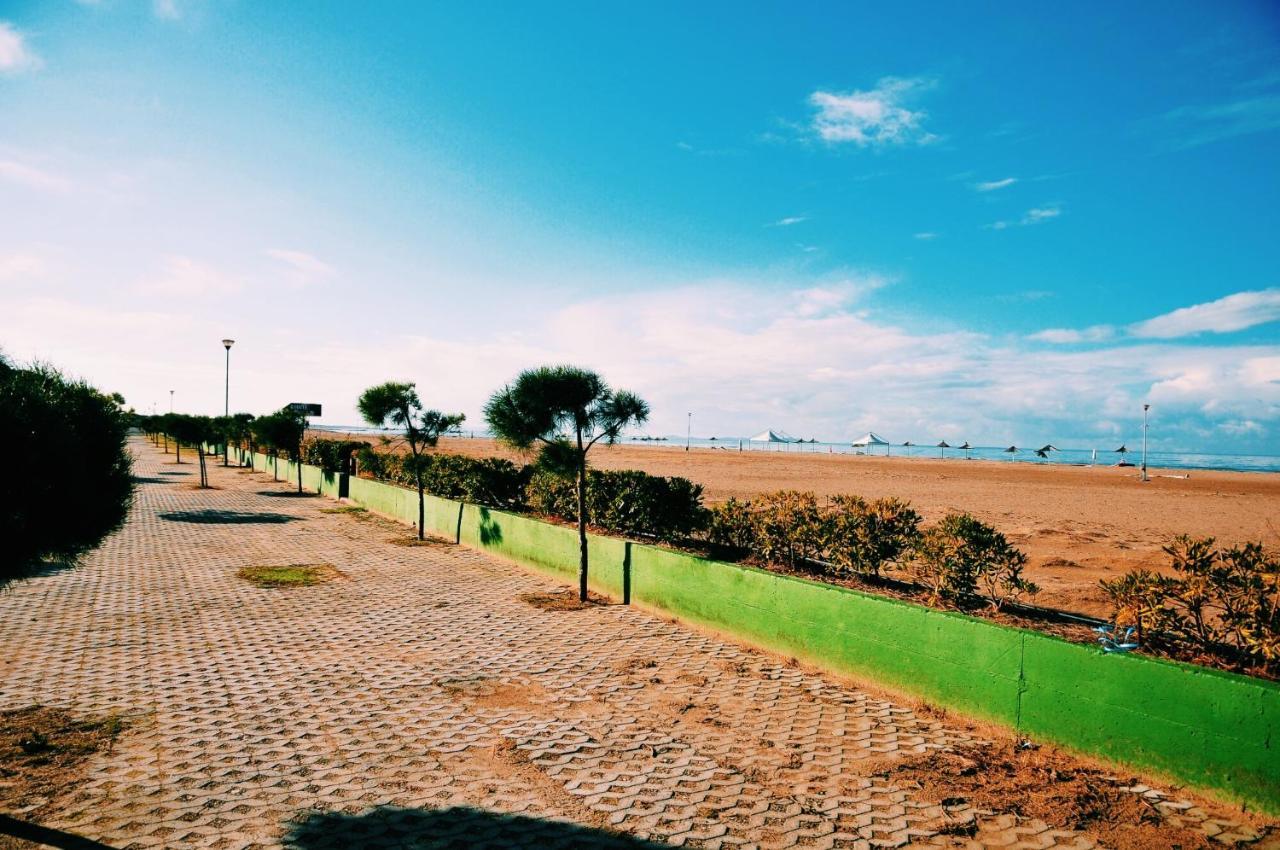 Ivy Lalzi Bay Beach House Durrës 外观 照片